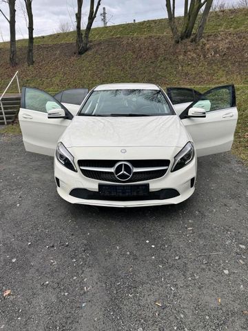 MERCEDES-BENZ Mercedes-Benz A220