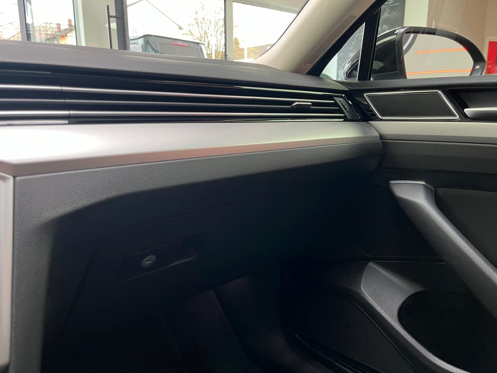 Fahrzeugabbildung Volkswagen Passat Variant 1.5 TSI DSG Comfortline *AHK*ACC*