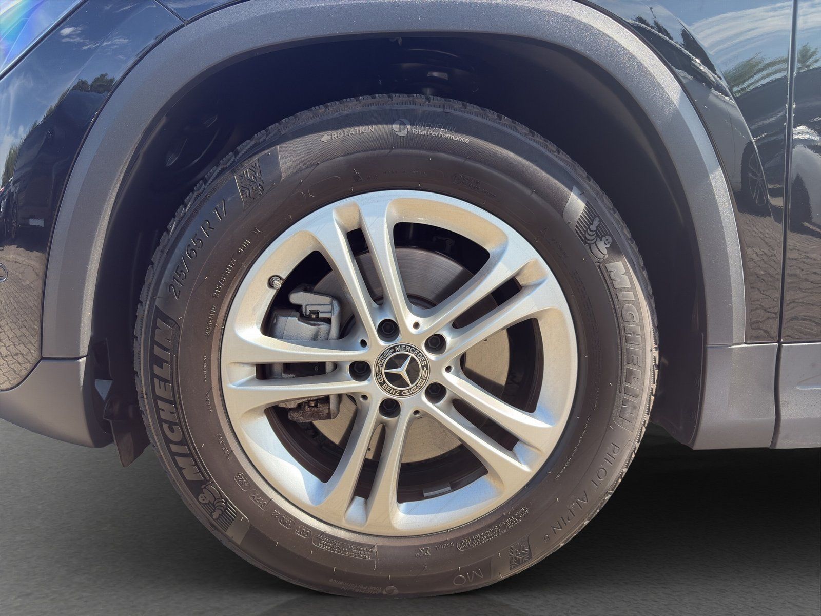 Fahrzeugabbildung Mercedes-Benz GLA 200 *KAMERA*LED*SITZHEIZUNG*SPURHALTEASSIST*