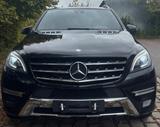 Mercedes-Benz ML 250 BlueTEC 4MATIC - AMG Paket Garantie M.B  - schwarze Mercedes-Benz ML 250