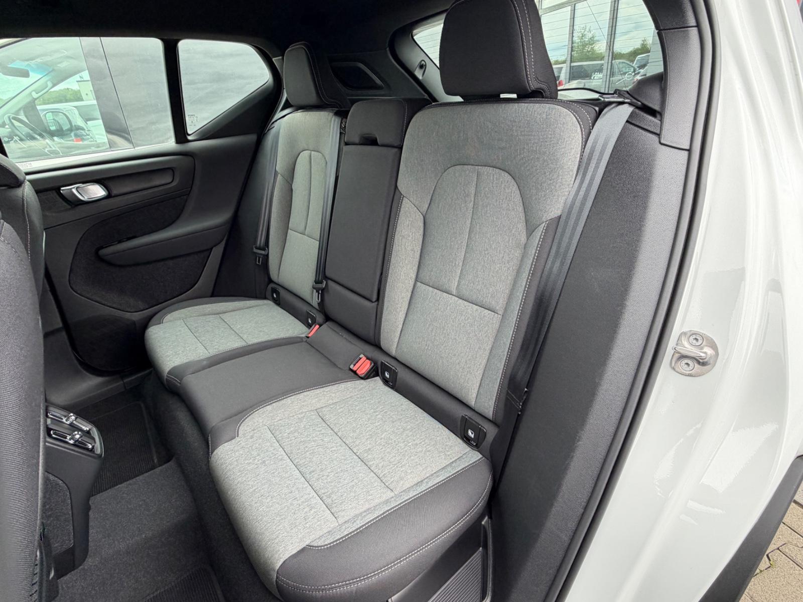 Volvo XC40 Plus Dark 2WD/Navi/Harman-Kardon