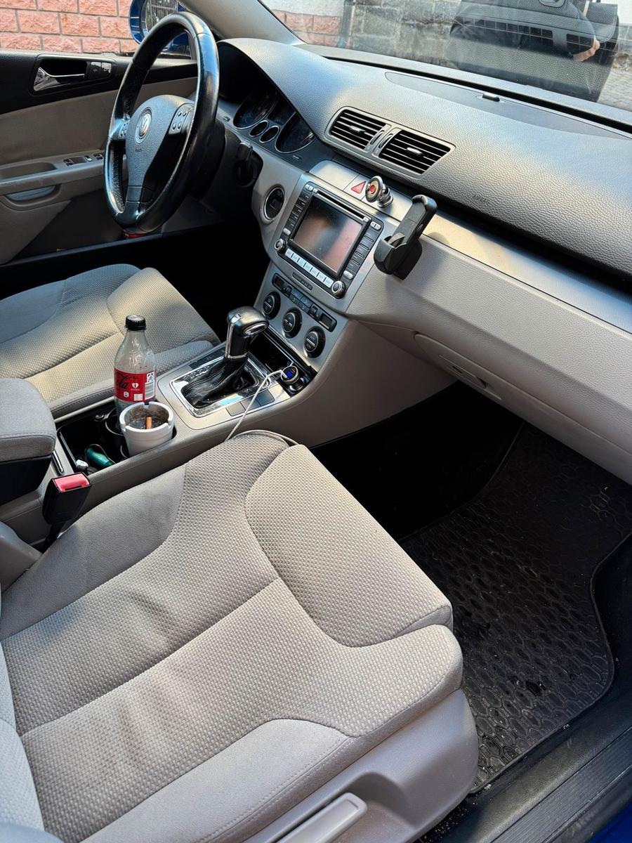 Volkswagen Passat 2006 — interior