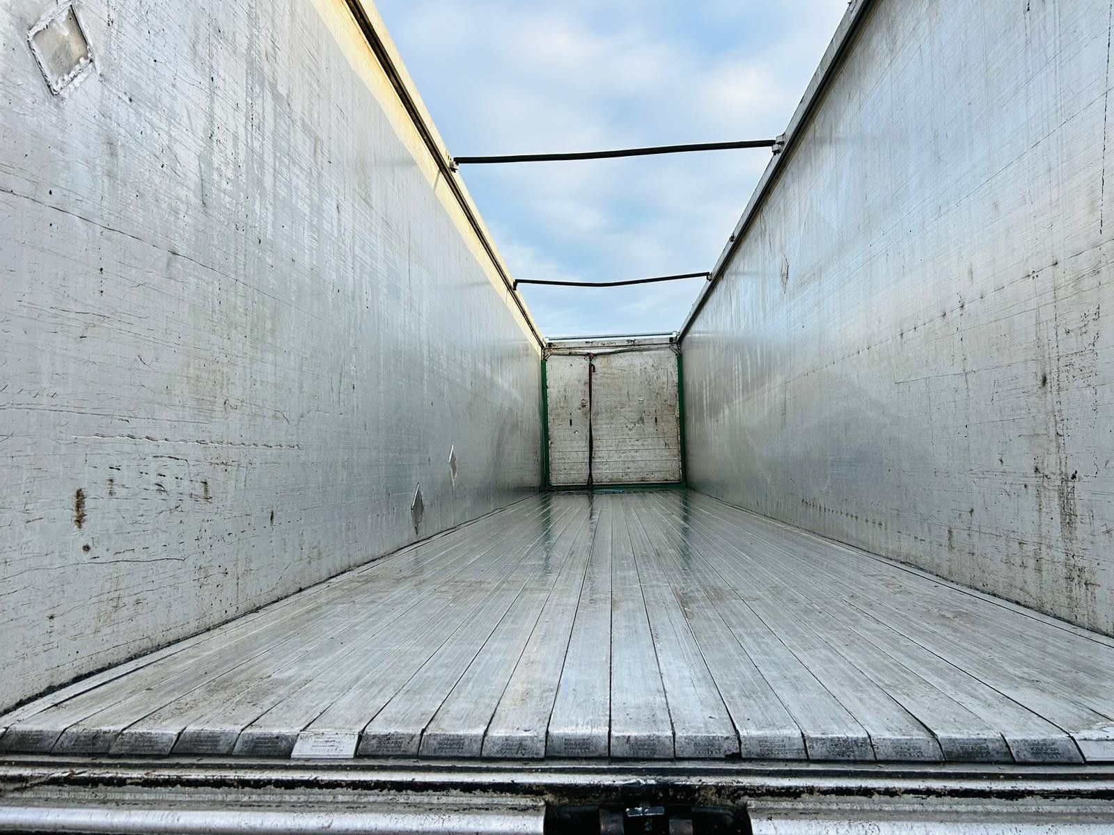 Fahrzeugabbildung Knapen K100 Schubboden 92m³ Alu Felgen TÜV Plane Neu