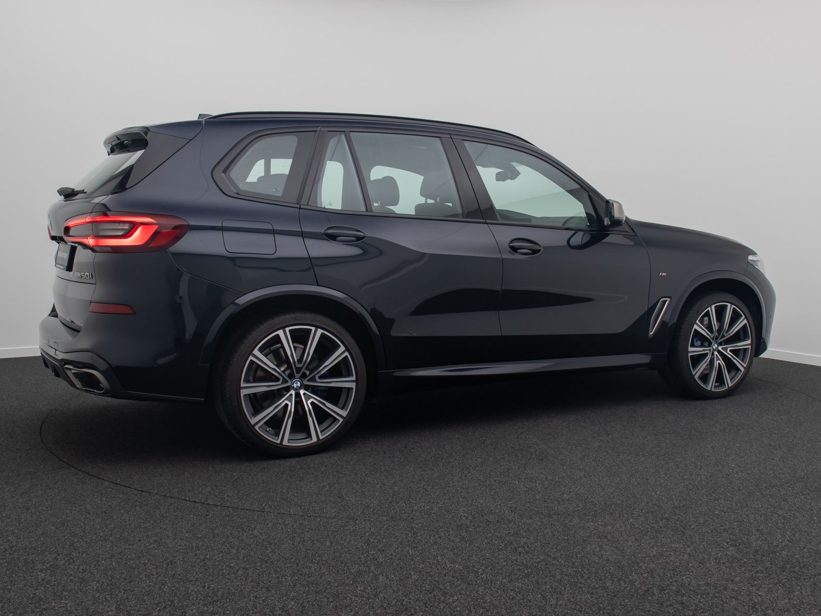 Fahrzeugabbildung BMW X5 M50i B&W Individual 360°HUD DAB Panorama Voll