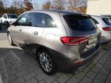 Mercedes-Benz B 200 PROGRESSIVE+AHK+360°+MULTIBEAM+TOTWINKEL++ - gebrauchte Kleinbusse in Regensburg