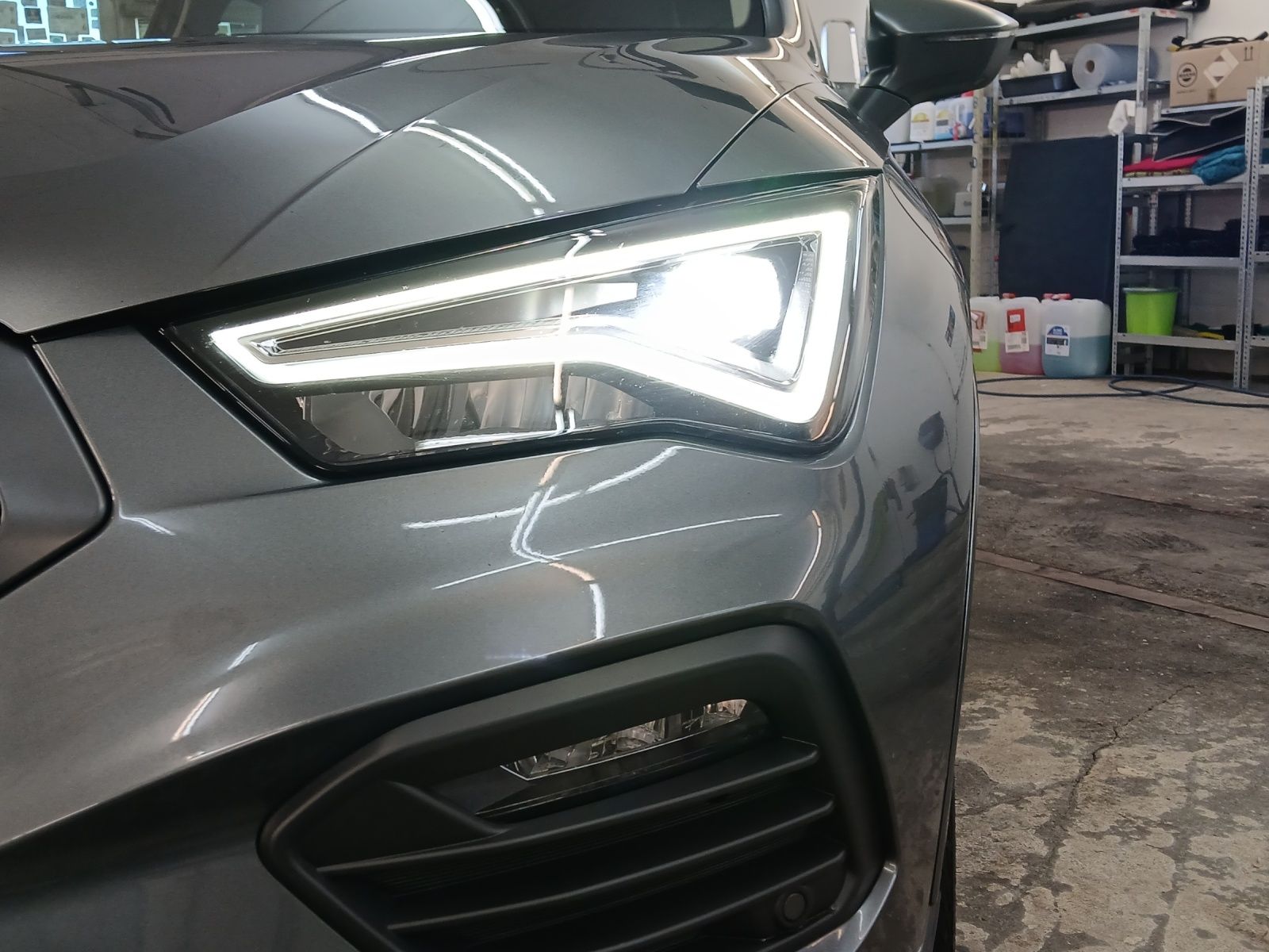 Fahrzeugabbildung SEAT Ateca TSI FR LED AHK Navi AID ACC RFK SH