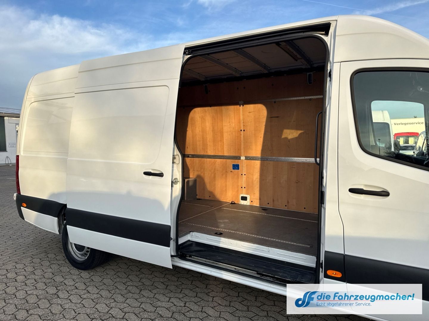 Fahrzeugabbildung Mercedes-Benz Sprinter III Kasten RWD AWD 317 CDI L3 L4 AHK D
