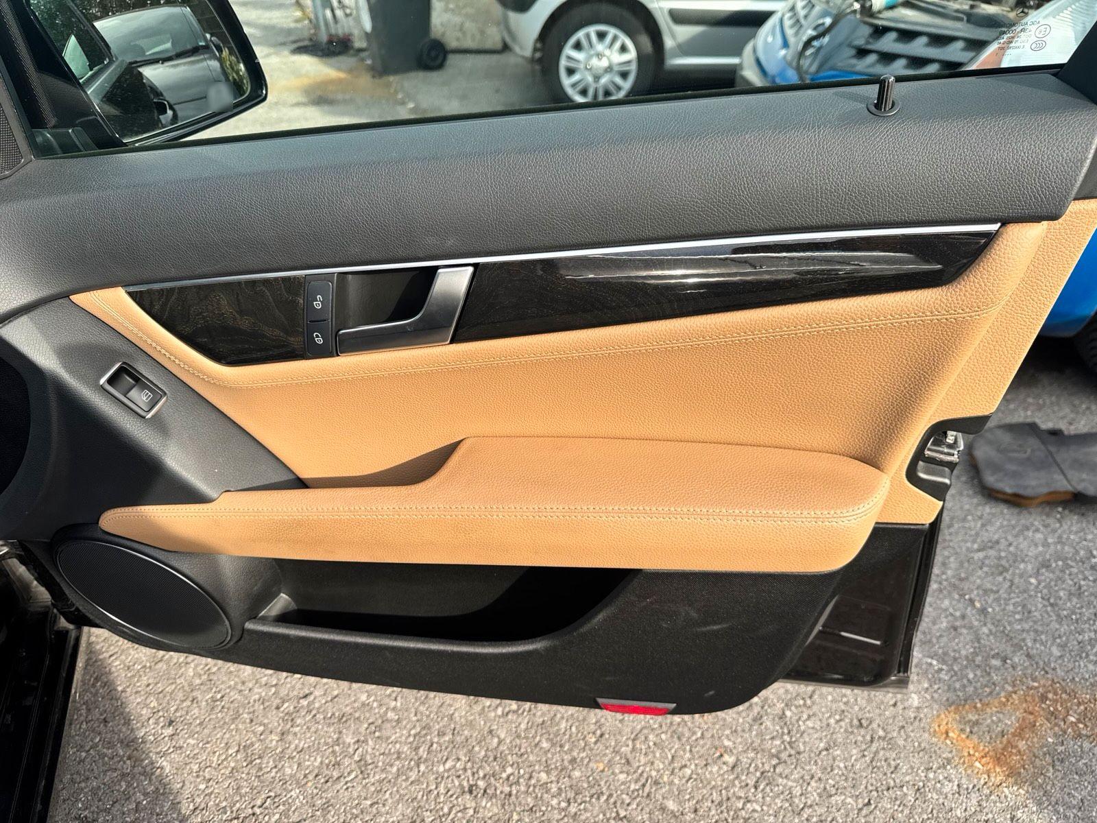 Mercedes-Benz C220 2012 — photo 8