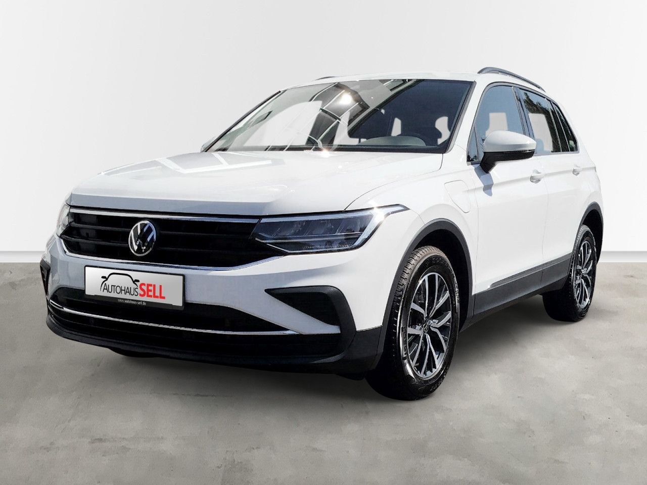 Fahrzeugabbildung Volkswagen Tiguan Life 1.4 eHybrid OPF 110 kW 6-Gang-DSG