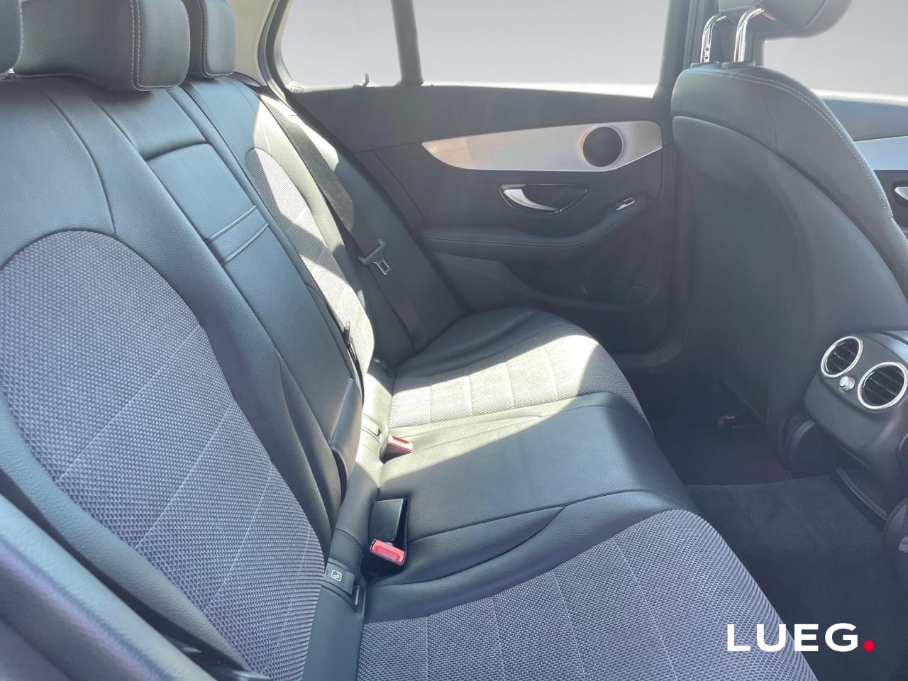 Mercedes-Benz C 180 T AVANTGARDE+AHK+RÜCKFK+LED+NAVI+AMBIENTE