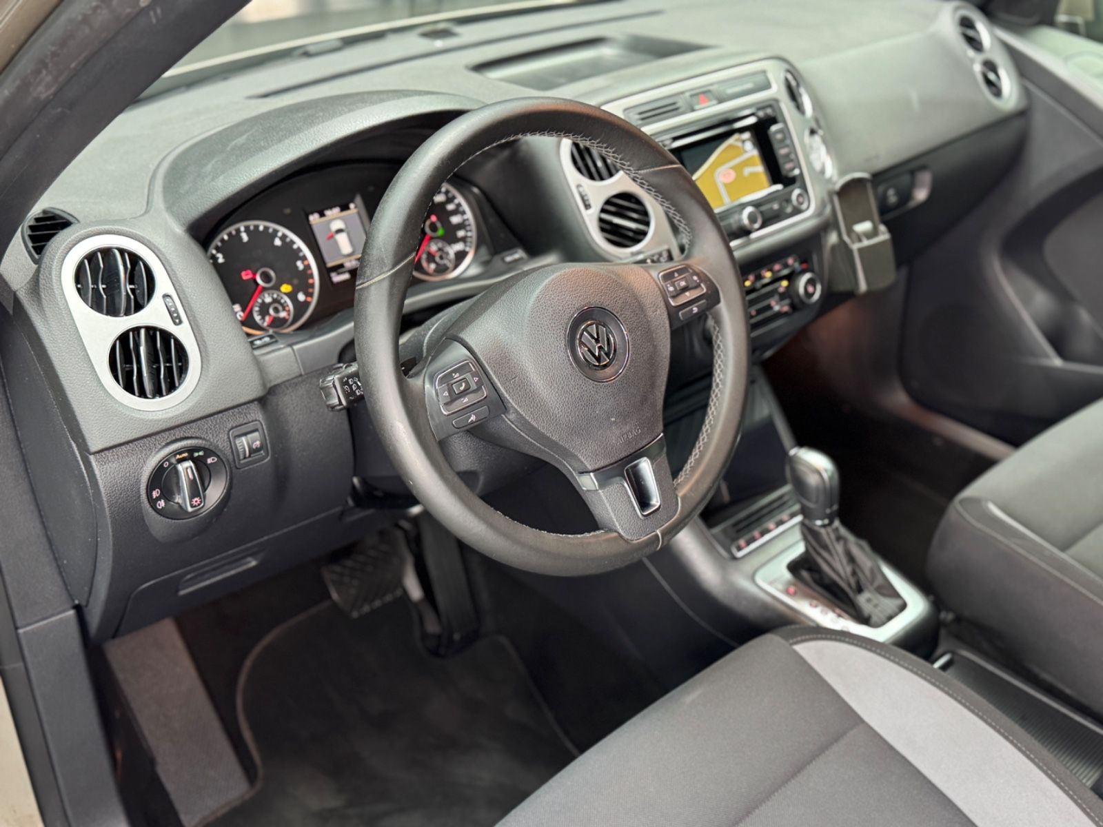Fahrzeugabbildung Volkswagen Tiguan Life BMT 4Motion|DSG|NAVI|XENON|