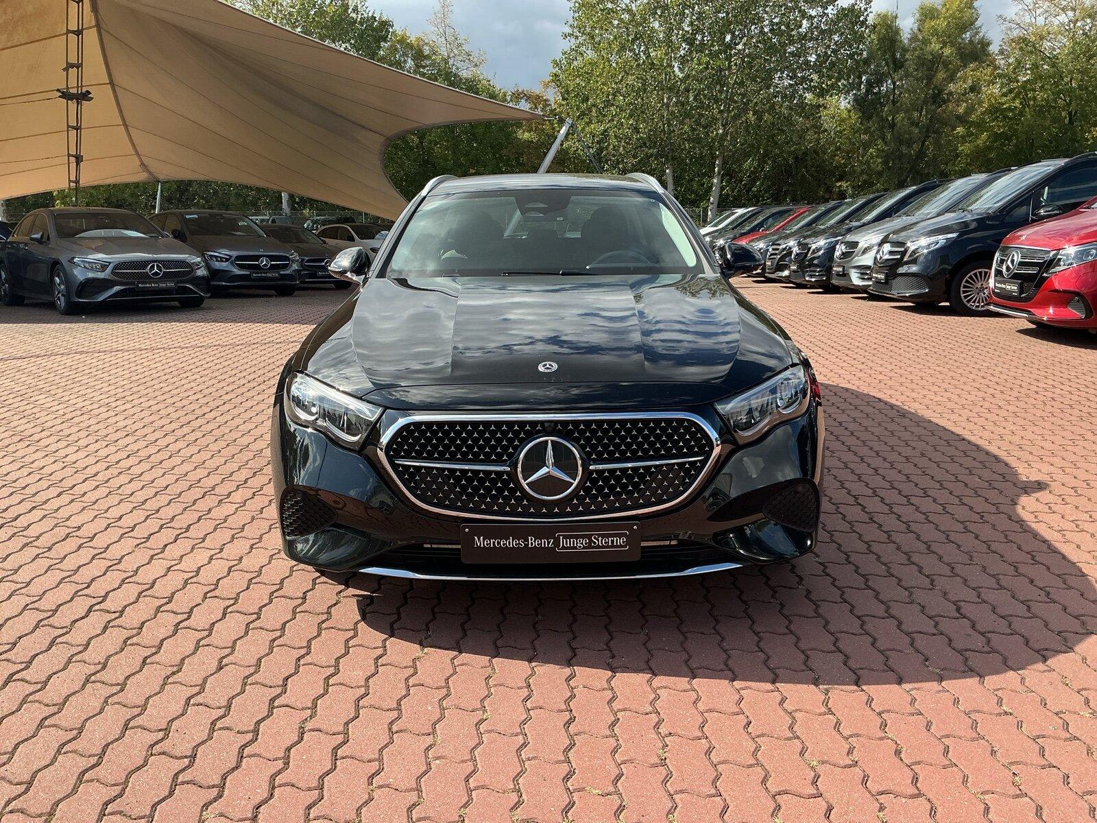 Mercedes-Benz E 220 d T AVANTGARDE RüCam Distro AHK LED Totwin