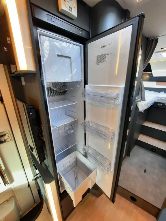 Fahrzeugabbildung Laika Kosmo L 409 Verfüg./Sparen Sie 19.106,- €