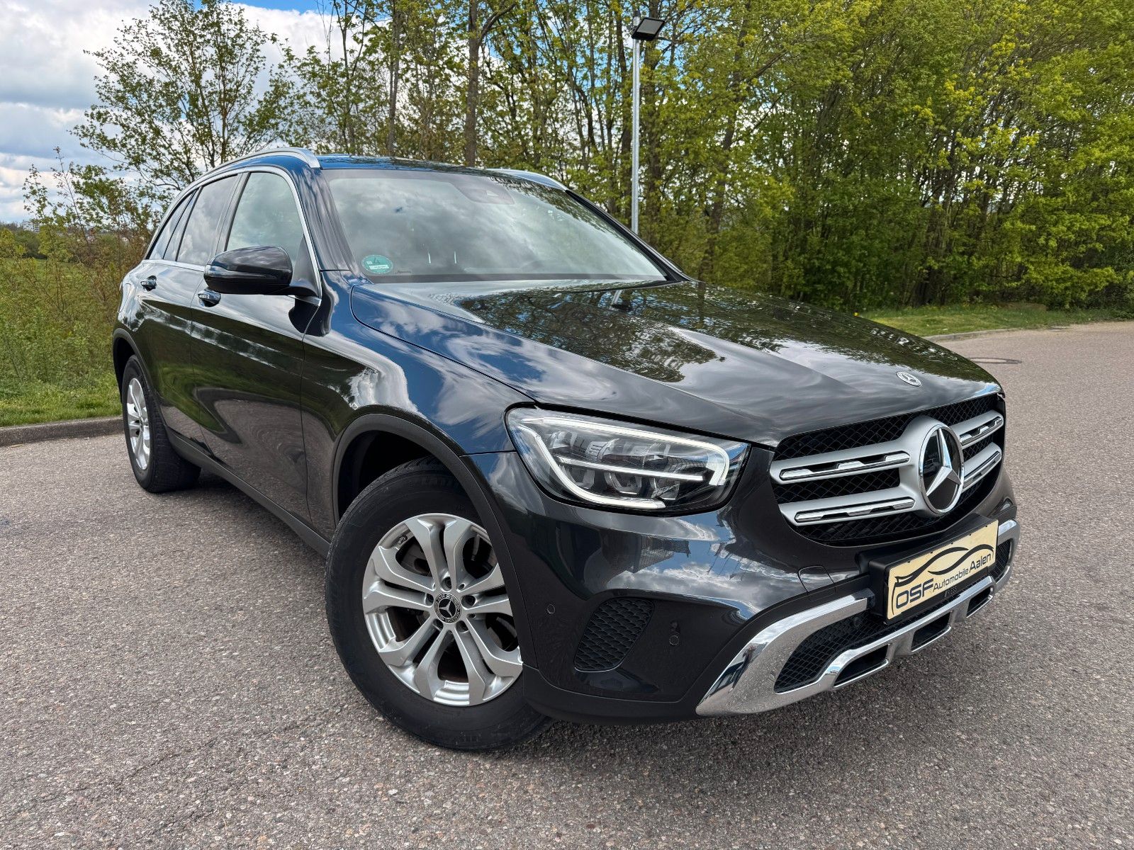 MERCEDES-BENZ GLC 220 d 4Matic,LED,AHK,R.Kam,Distronic,Spur