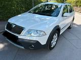 Skoda Octavia Combi 2.0 FSI 4x4 Scout ALLRAD 1.HD - Skoda Octavia: Fsi