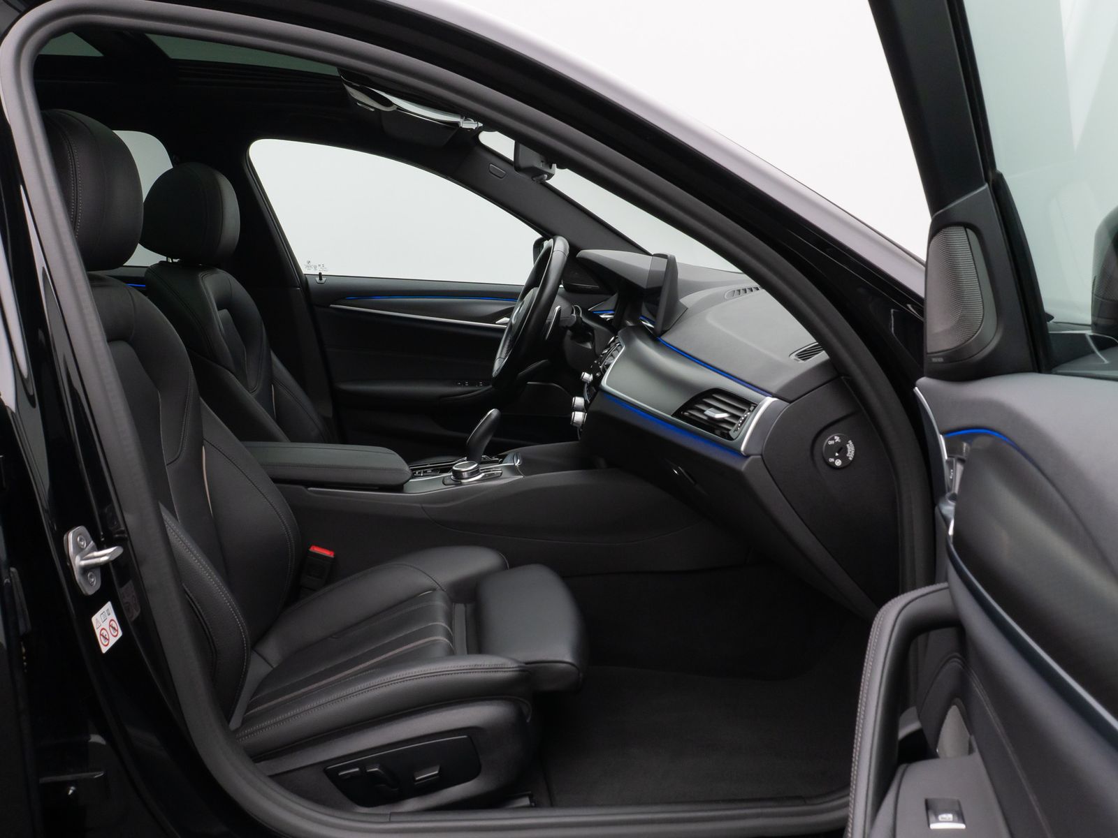 Fahrzeugabbildung BMW 530d xD M Sport Panoram Kamera Laser HUD DAB H/K