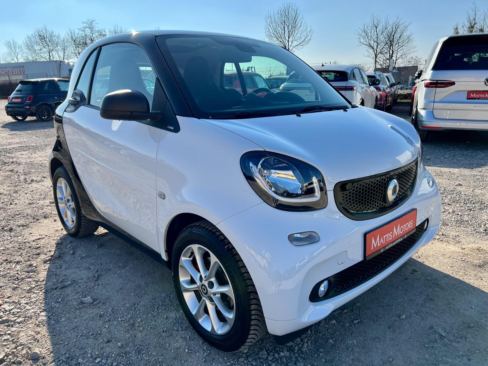 Smart fortwo passion PANO KLIMA SHZ GZJR ALU TELEFON