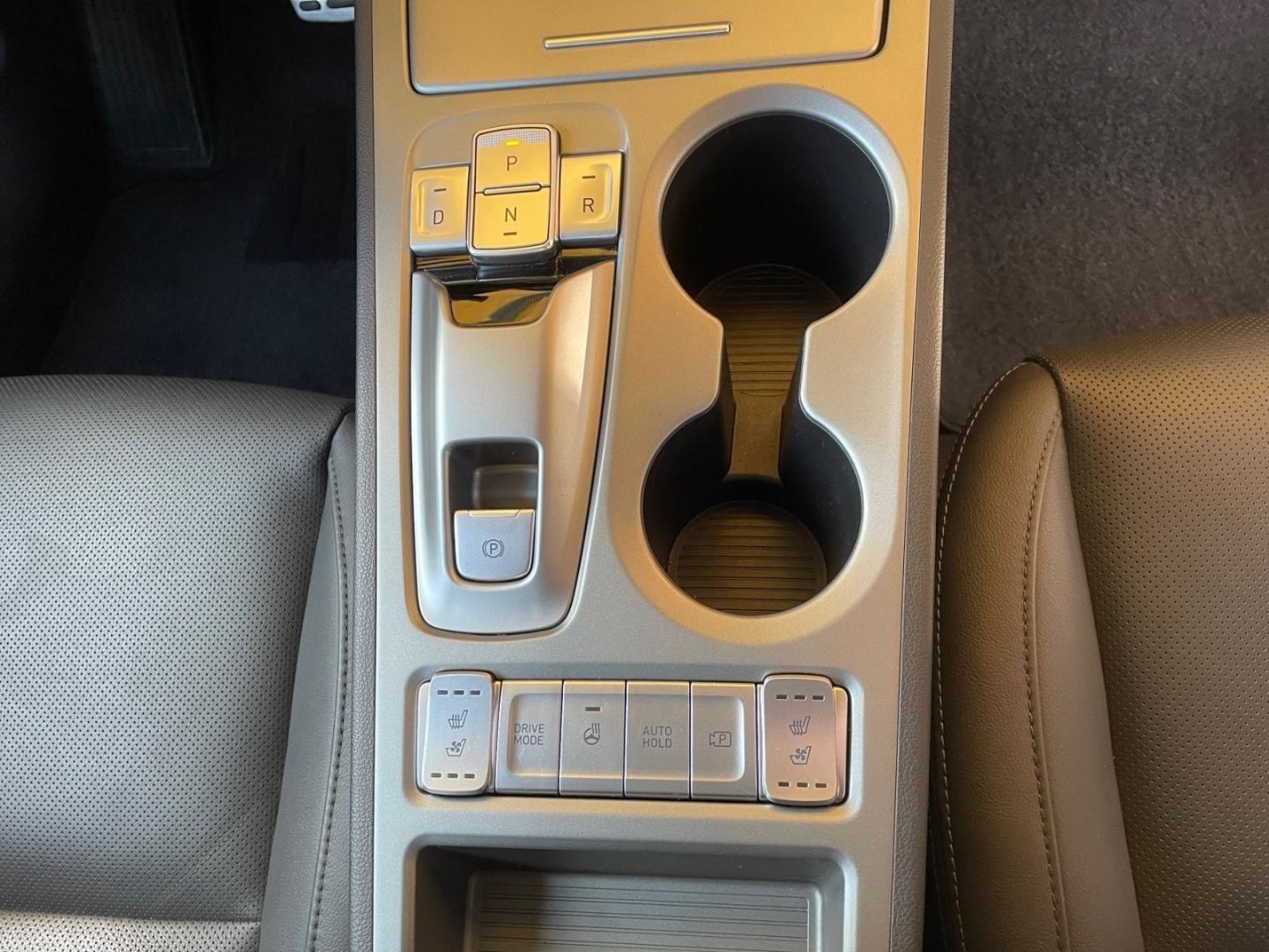 Fahrzeugabbildung Hyundai KONA Elektro 64 kWh (150 kW) Prime Sitzpaket Nav