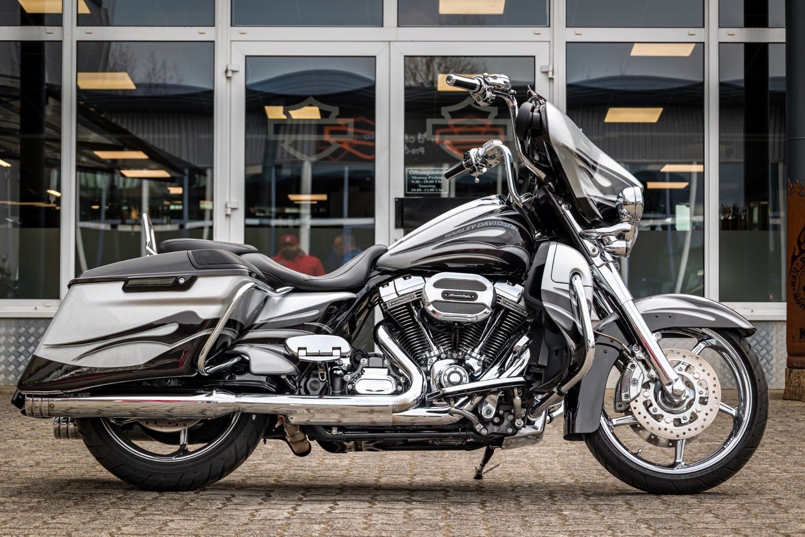 Fahrzeugabbildung Harley-Davidson CVO STREET GLIDE 110 FLHXSE - KESSTECH