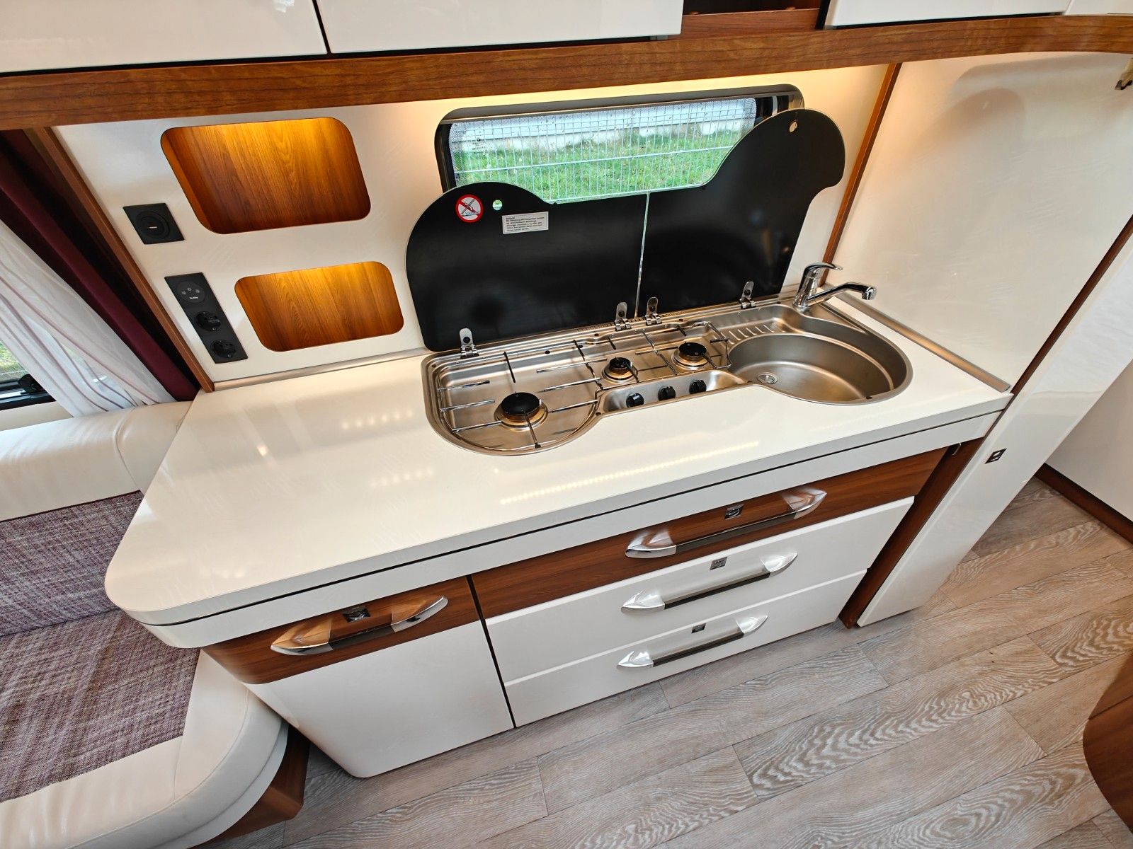 Fahrzeugabbildung Hobby Excellent 540 UFe - Fahrradträger, TV, 1.750kg -