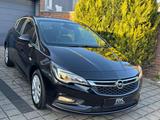 Opel Astra Edition Automatik - Opel Astra mit Benzin-Antrieb: Kleinwagen