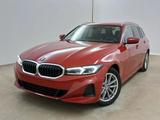 BMW 320 d Touring / PANORAMA / LEDER / HEAD-UP / 1HA - rote BMW 320