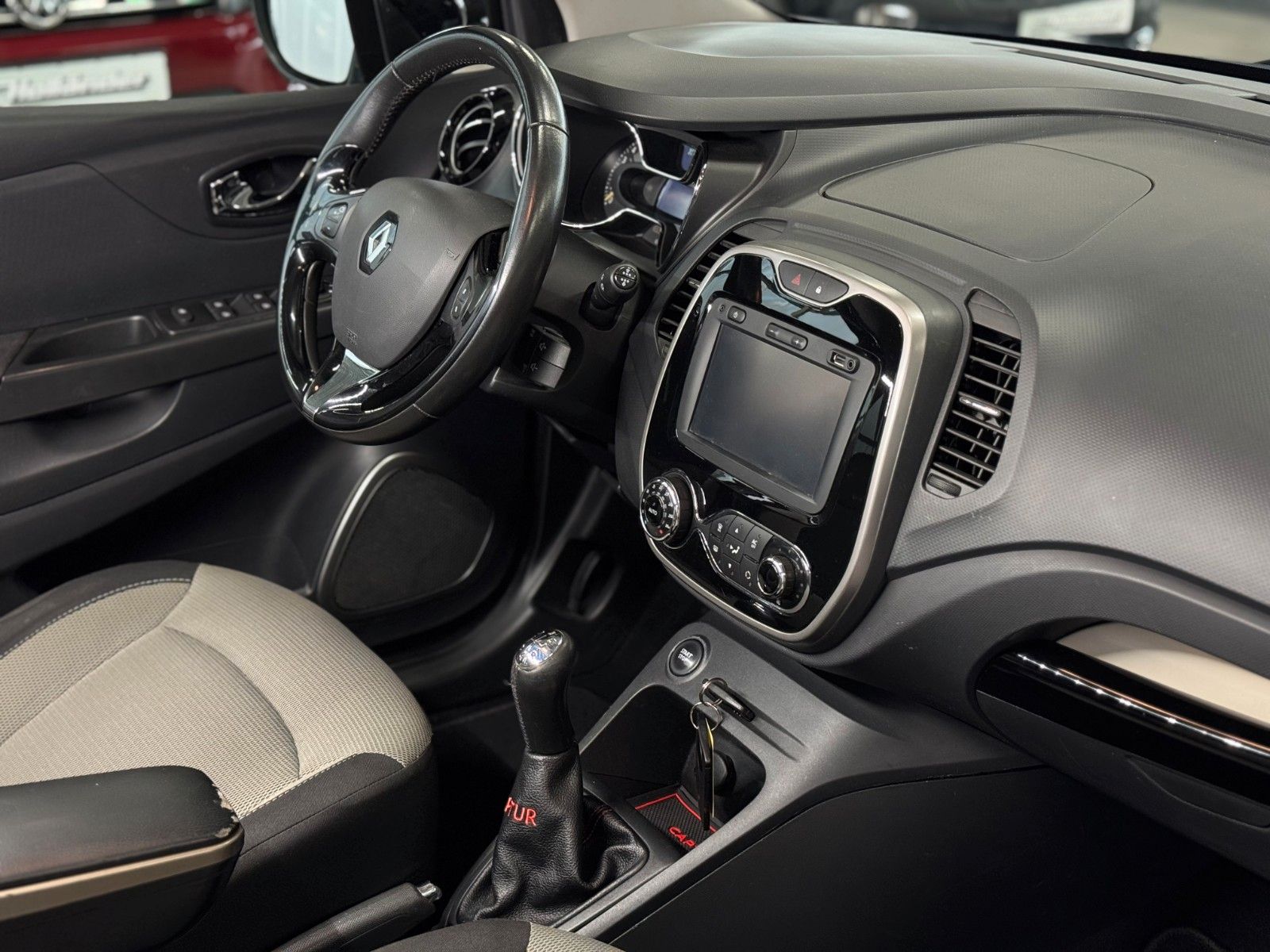 Fahrzeugabbildung Renault Captur 0.9 TCe 90 Dynamique KAMERA+NAVI+SITZH.