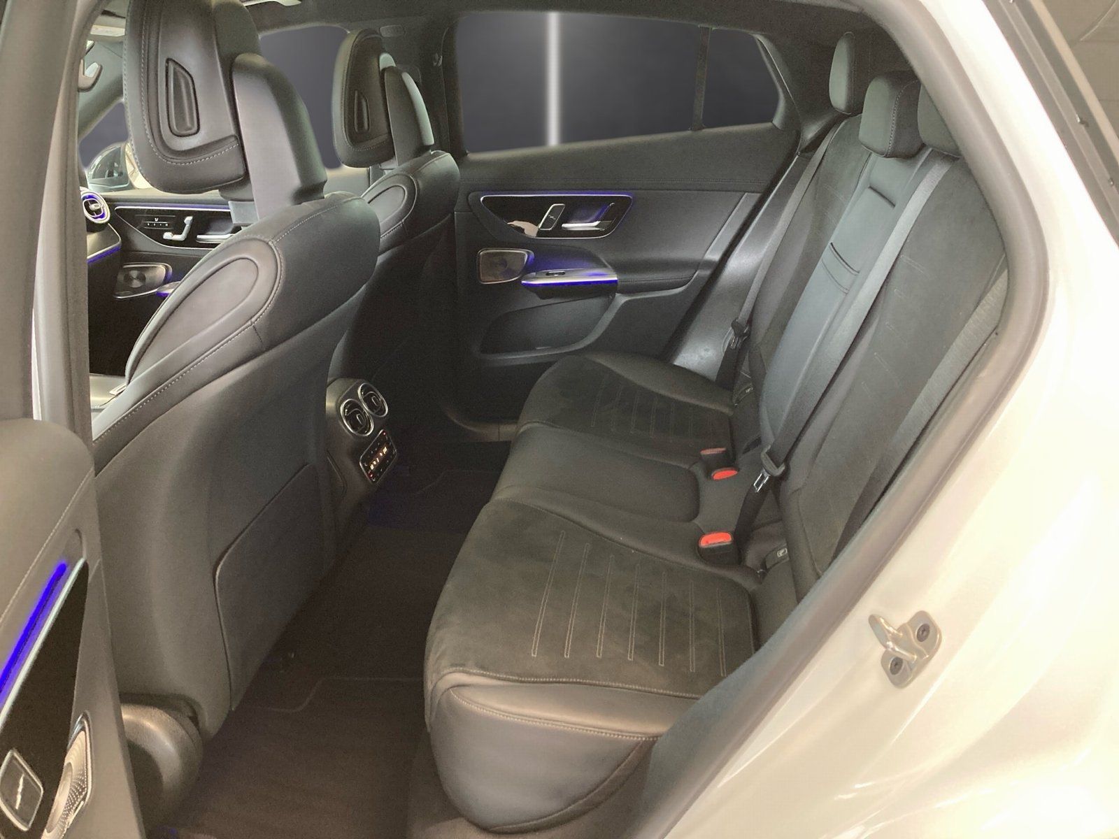 Fahrzeugabbildung Mercedes-Benz GLC 300 4M AMG Plus*HUD*Pano*20"*Distro*360°*AHK