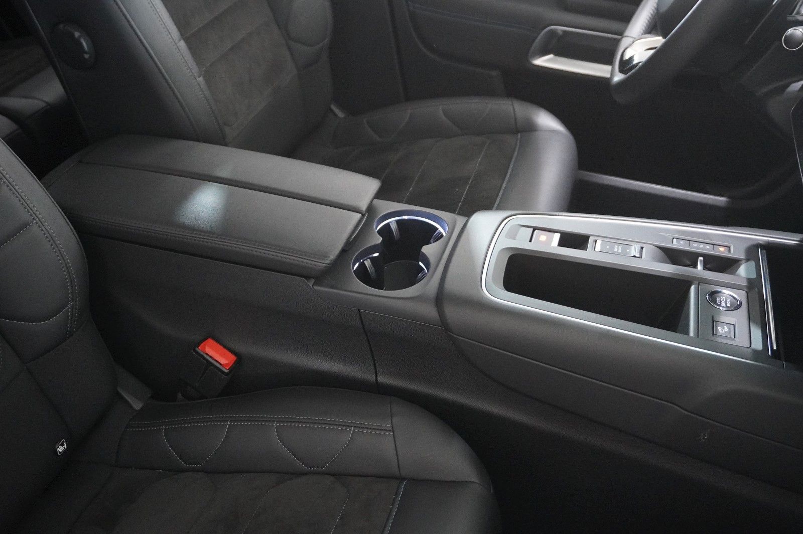 Fahrzeugabbildung Citroën C5 Aircross 1.2T SHINE EAT-8 NAVI/LED/KAMERA/SH