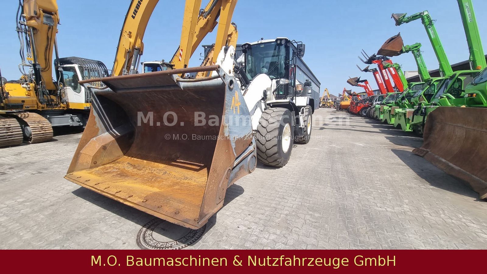 Fahrzeugabbildung CAT 930 M / BSS / AC / Waage / ZSA / Klappschaufel