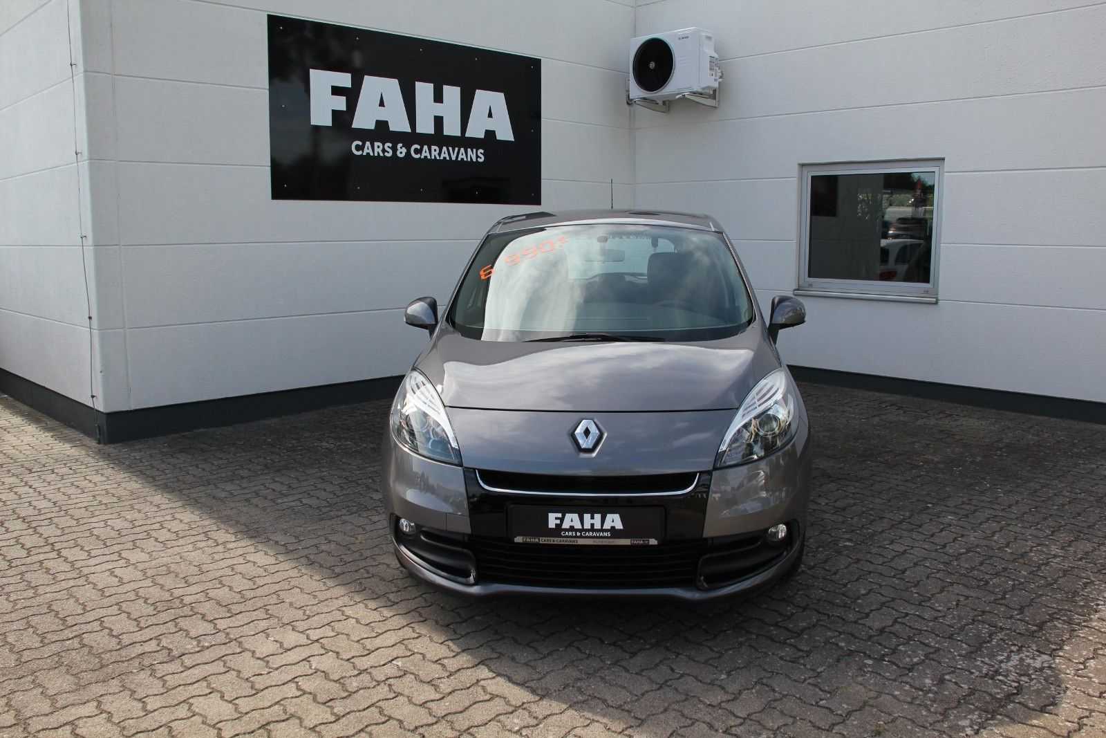 Fahrzeugabbildung Renault Scenic III TomTom Edition