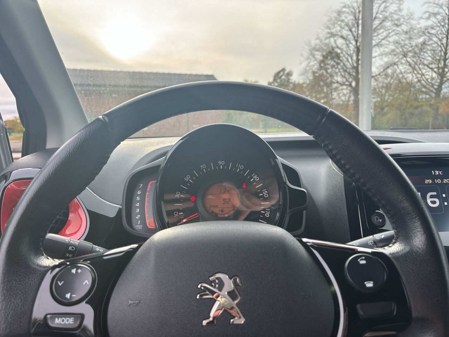 Fahrzeugabbildung Peugeot 108 TOP! VTi 72  El. Verdeck CarPlay SHZ