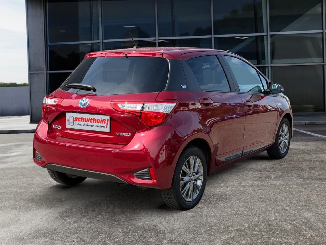 Fahrzeugabbildung Toyota Yaris Hybrid Y20 Club