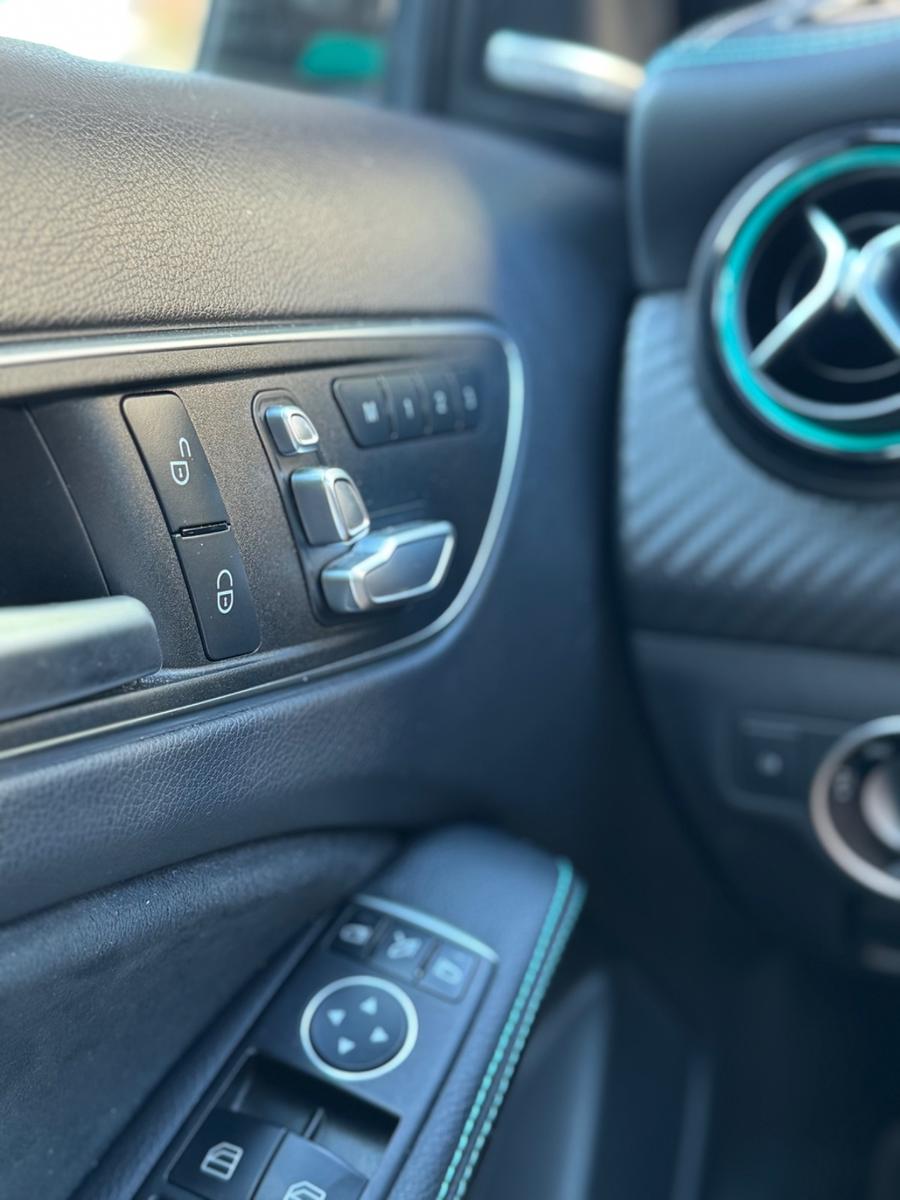 Mercedes-Benz A250 4MATIC Petronas Motorsport Edition
