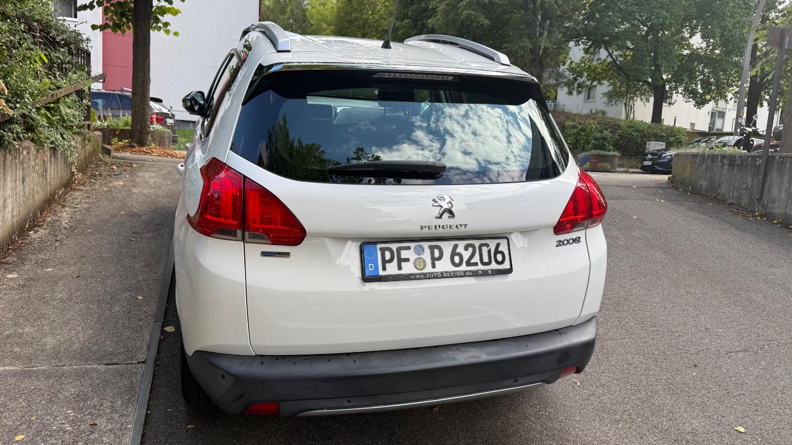 Peugeot 2008 Allure, Automatik, 79.900 KM, Top Zustand