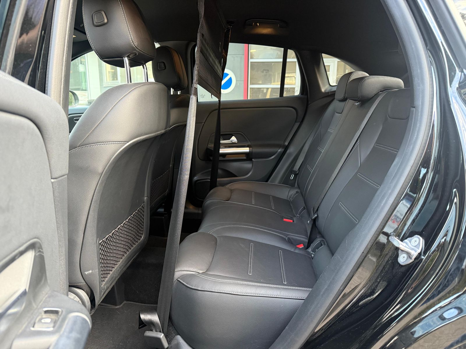 Fahrzeugabbildung Mercedes-Benz GLA 200 d 8G AMG-Line LED+NAV+SHZ+AHK+KAM+CARPL+