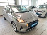 Hyundai i10 Trend - Hyundai i10 mit Benzin-Antrieb: Gold