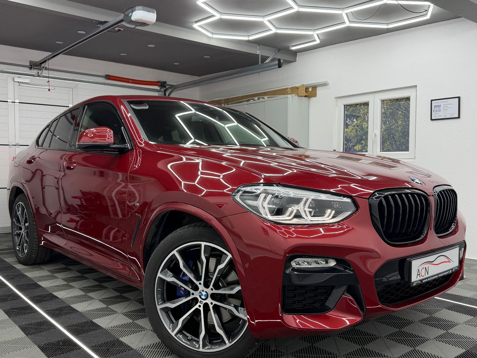 Fahrzeugabbildung BMW X4 xDrive 30 i M SPORT/LED/ NAVI PROF/HuD/1.HAND