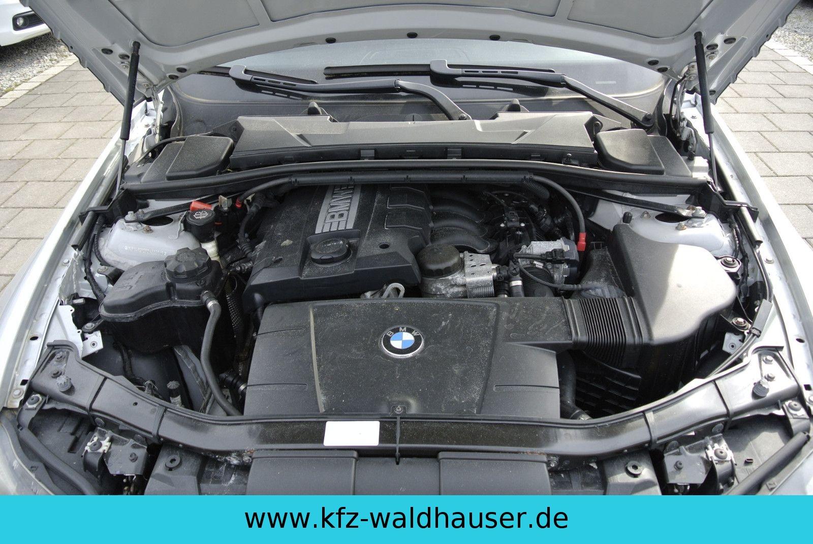 BMW 318 2008 — photo 32