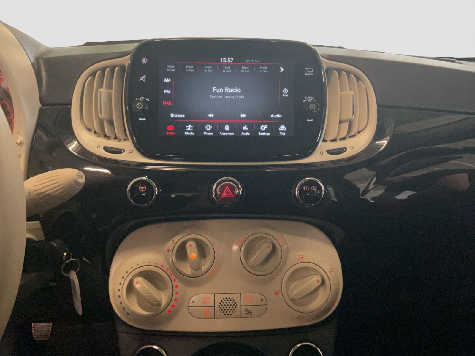 Fahrzeugabbildung Fiat 500 Dolcevita + Ganzjahresreifen