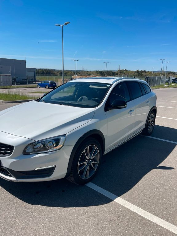 Image of Volvo V60 Cross Country
