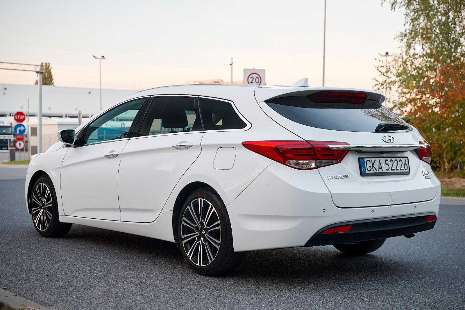 Hyundai i40 2015 — двигун 1.685 cm³, 116 HP (85kW)