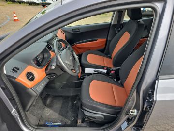 Bild 9 Hyundai i10 Intro Edition 1.2 SHZ LenkradHZG Alarm Tel.-