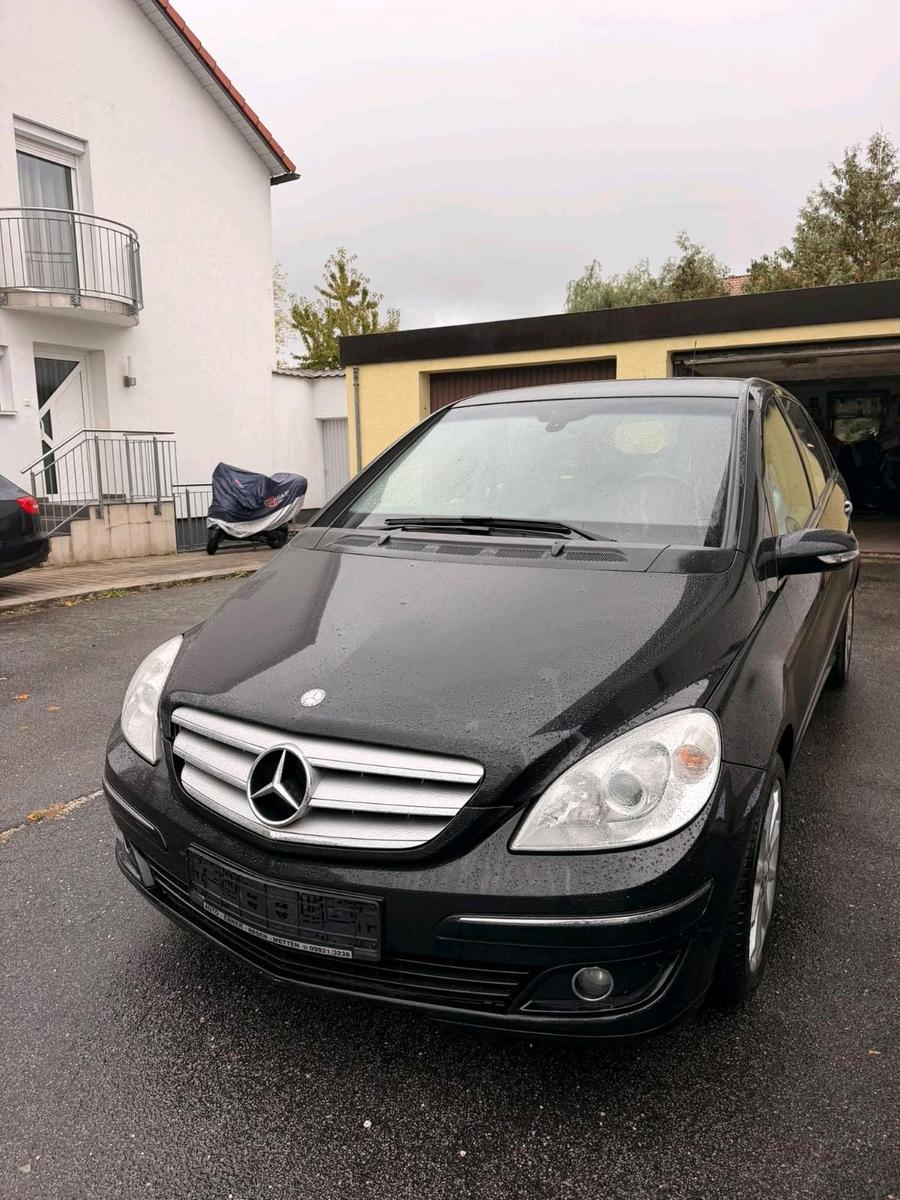Mercedes-Benz B 200
