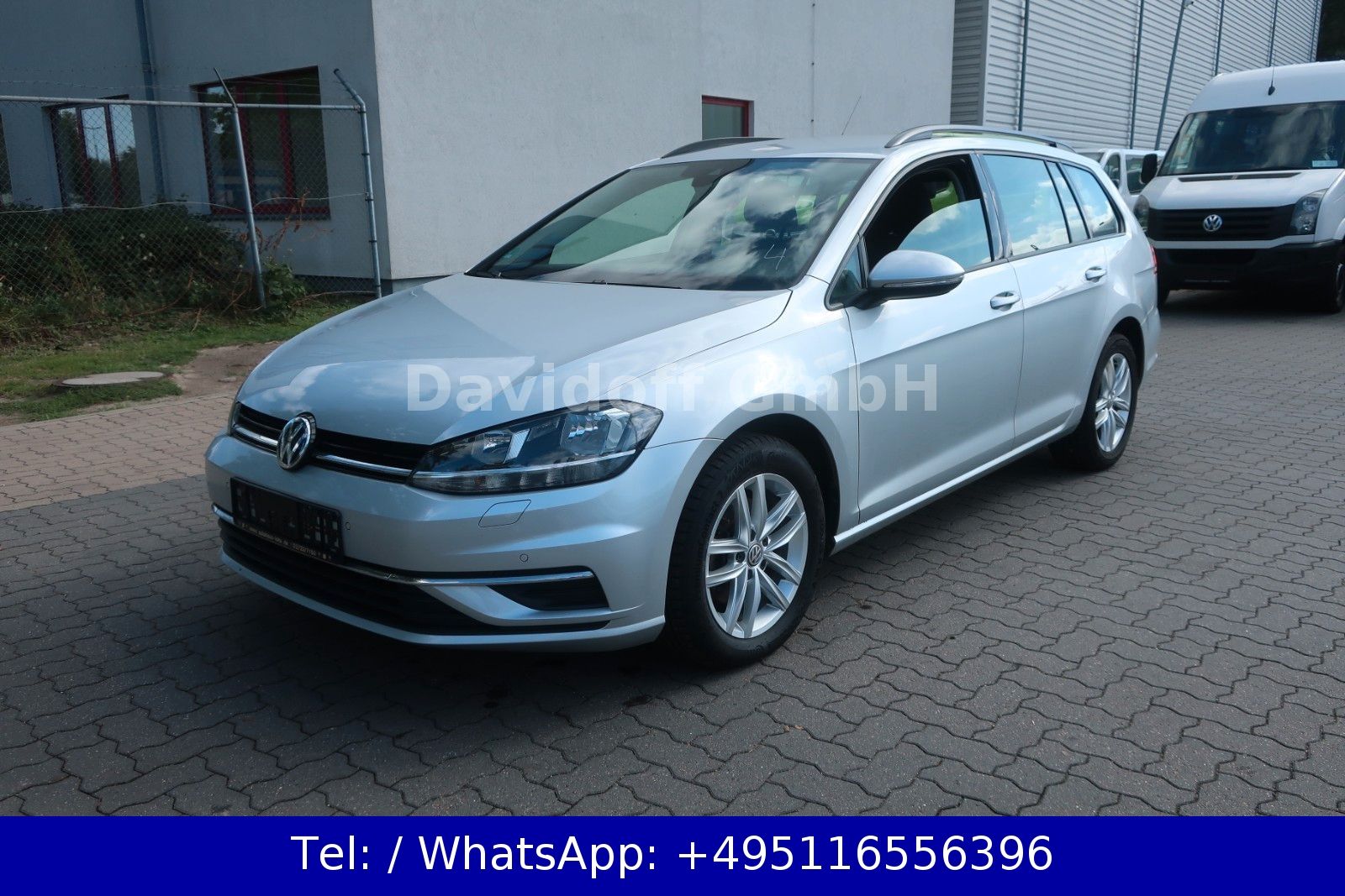 Volkswagen Golf - 1