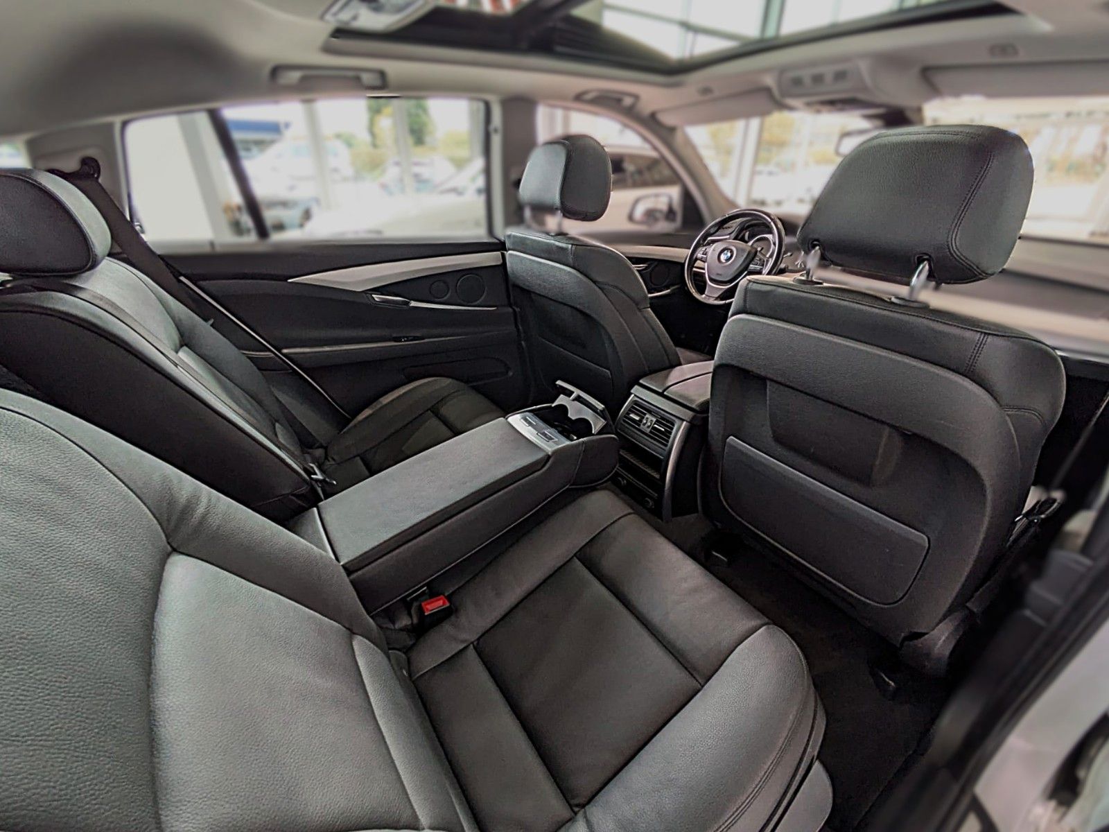 Fahrzeugabbildung BMW 530d GT xDRIVE LEDER PANO NAVI HiFi HUD STANDH.