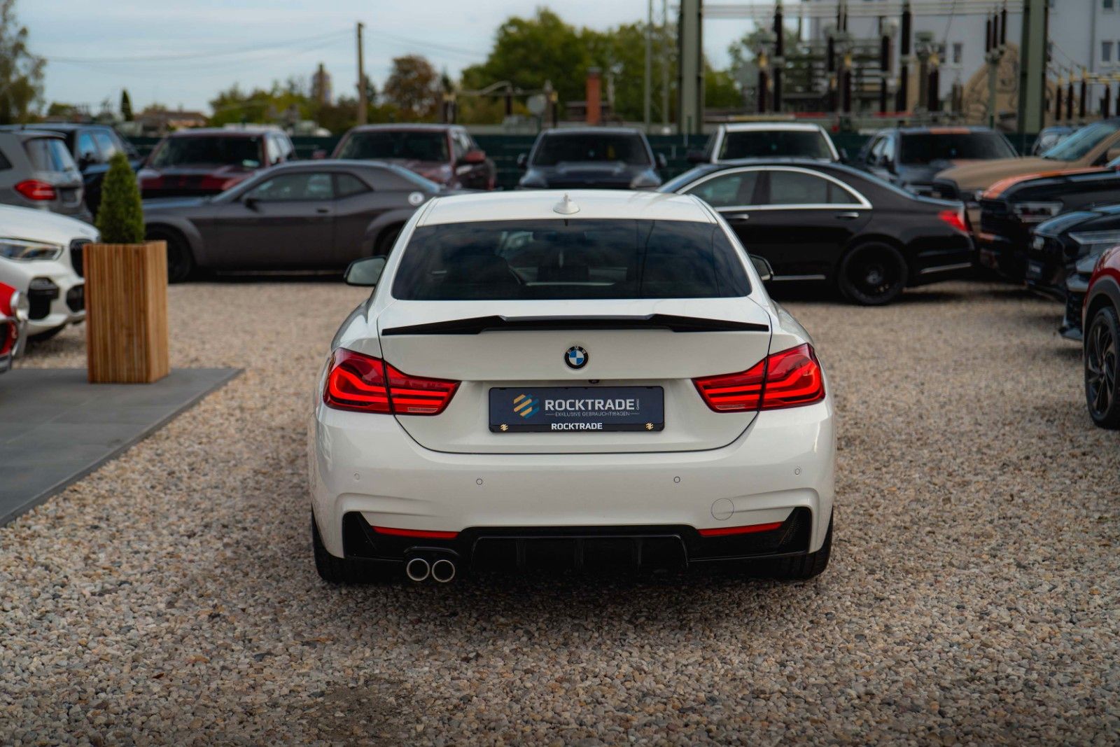 Fahrzeugabbildung BMW 420i M Sport Coupe Shadow Line Performance LCI