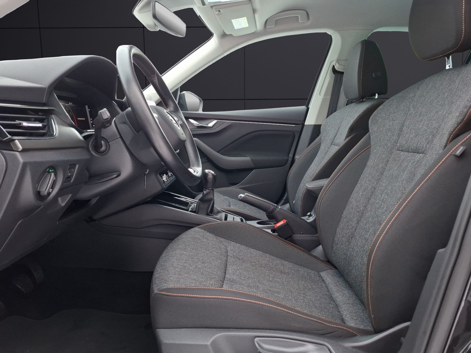 Fahrzeugabbildung SKODA Kamiq TSI Clever LED Navi AID PDC SH LM