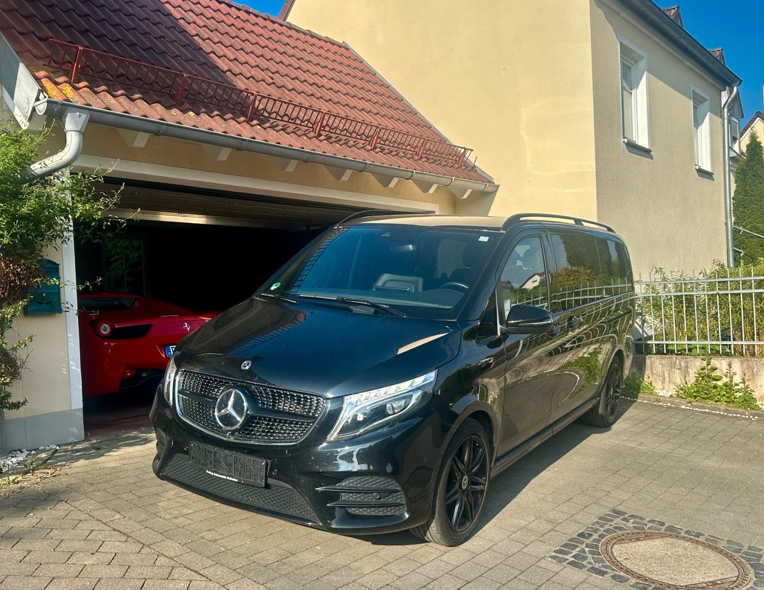 Mercedes-Benz V300d EXCLUSIVE*AMG+NIGHT*AIRM*STAND*DIS*AHK2.5t