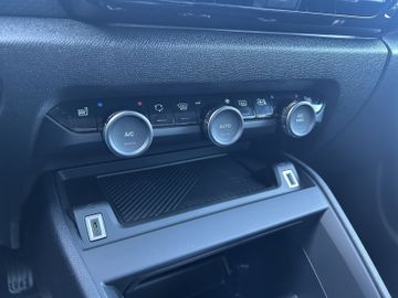 Citroën C4 Hybrid 145 Max KAMERA LED SHZ NAVI ALU